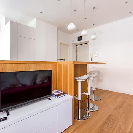 Sant'Agostino & Darsena Apartment Milan Bagian luar foto