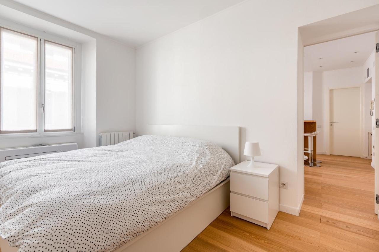 Sant'Agostino & Darsena Apartment Milan Bagian luar foto